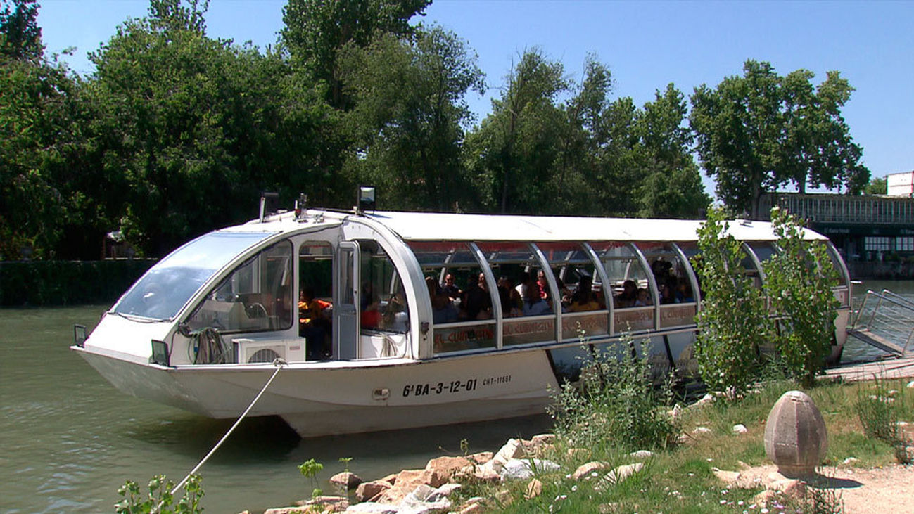 El Curiosity, el único barco de Madrid