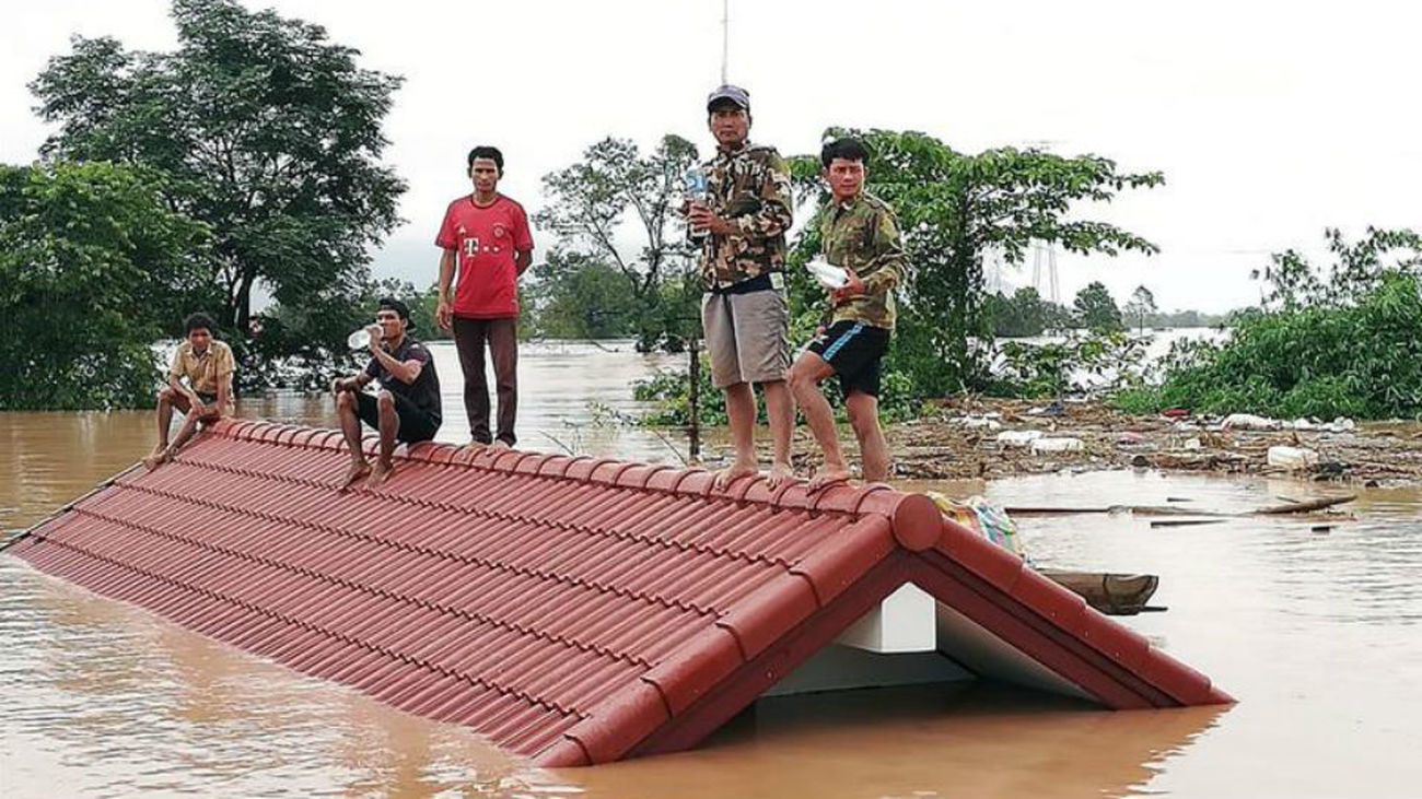 Casa bajo las aguas debido a las inundaciones