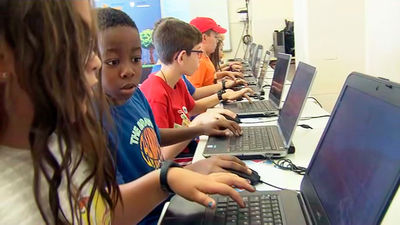 Fuenlicolonias: construir Fuenlabrada con el Minecraft ¡qué planazo!