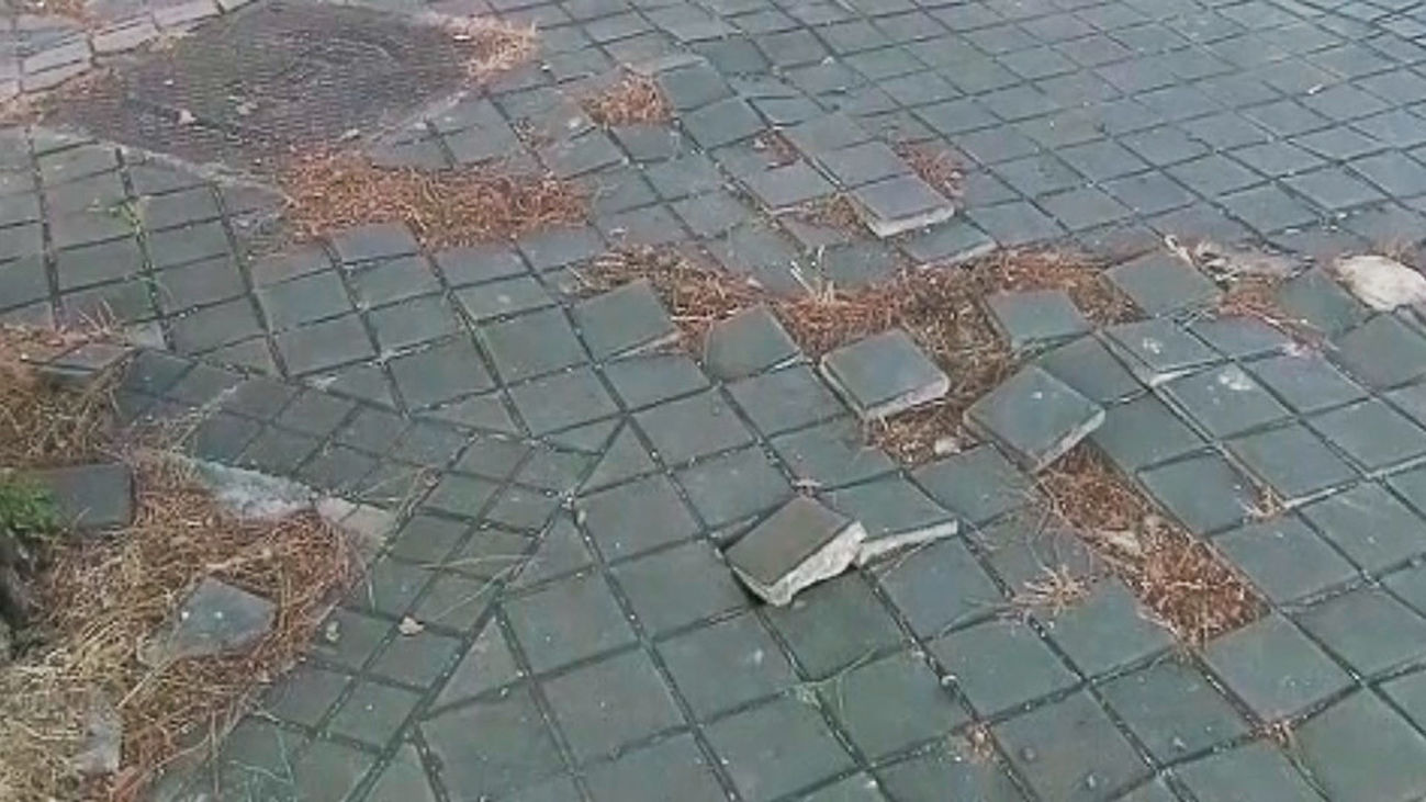 Situación de abandono en la calle Gran Vía de Hortaleza