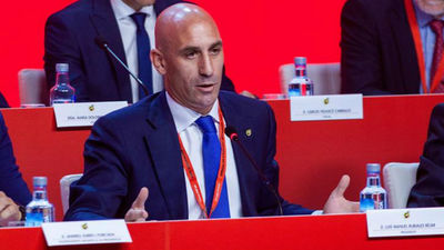 Rubiales se muestra "indiferente" a las acusaciones
