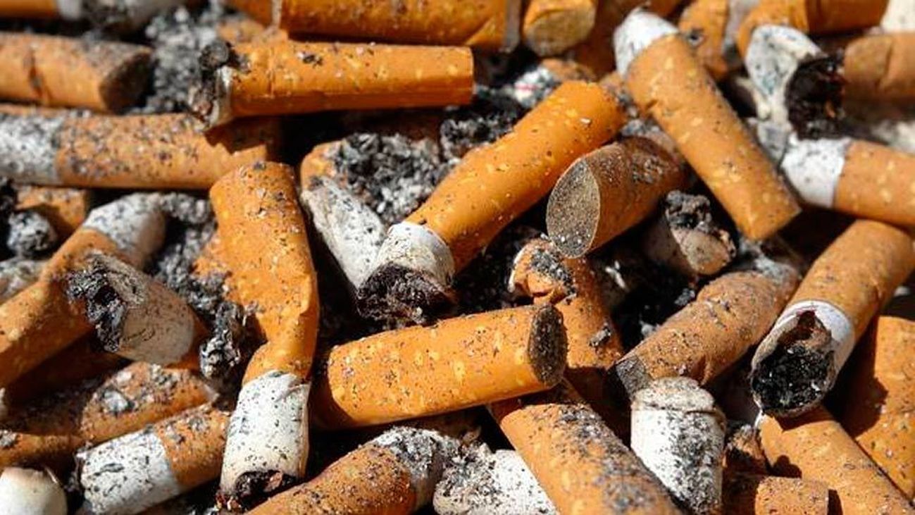 Localizan 6.500 paquetes tabaco de contrabando en dos autocares en La Jonquera