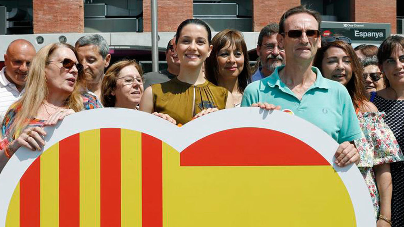 Arrimadas: Torra parece más el secretario de Puigdemont que el presidente