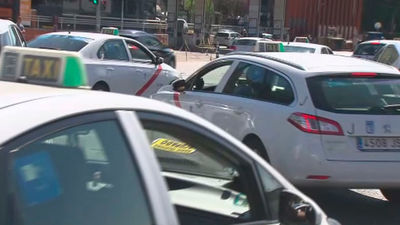Los taxistas de Madrid se declaran en huelga "espontánea" e indefinida