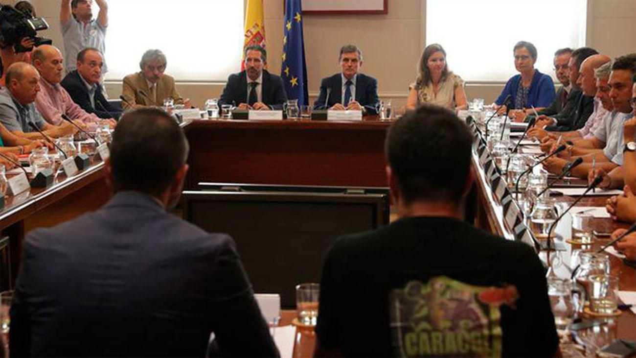 Los taxistas mantienen la huelga tras ver insuficiente la solución de Fomento