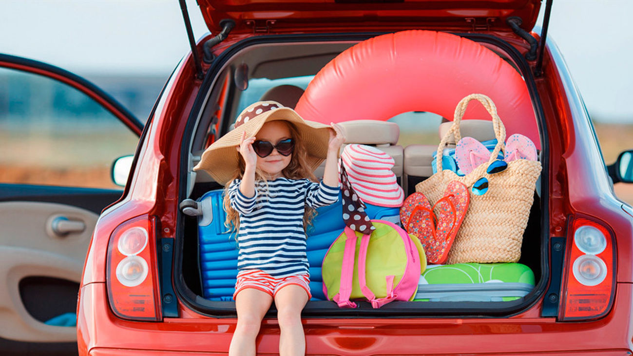 ¿Qué debemos revisar en el coche antes de salir de viaje?