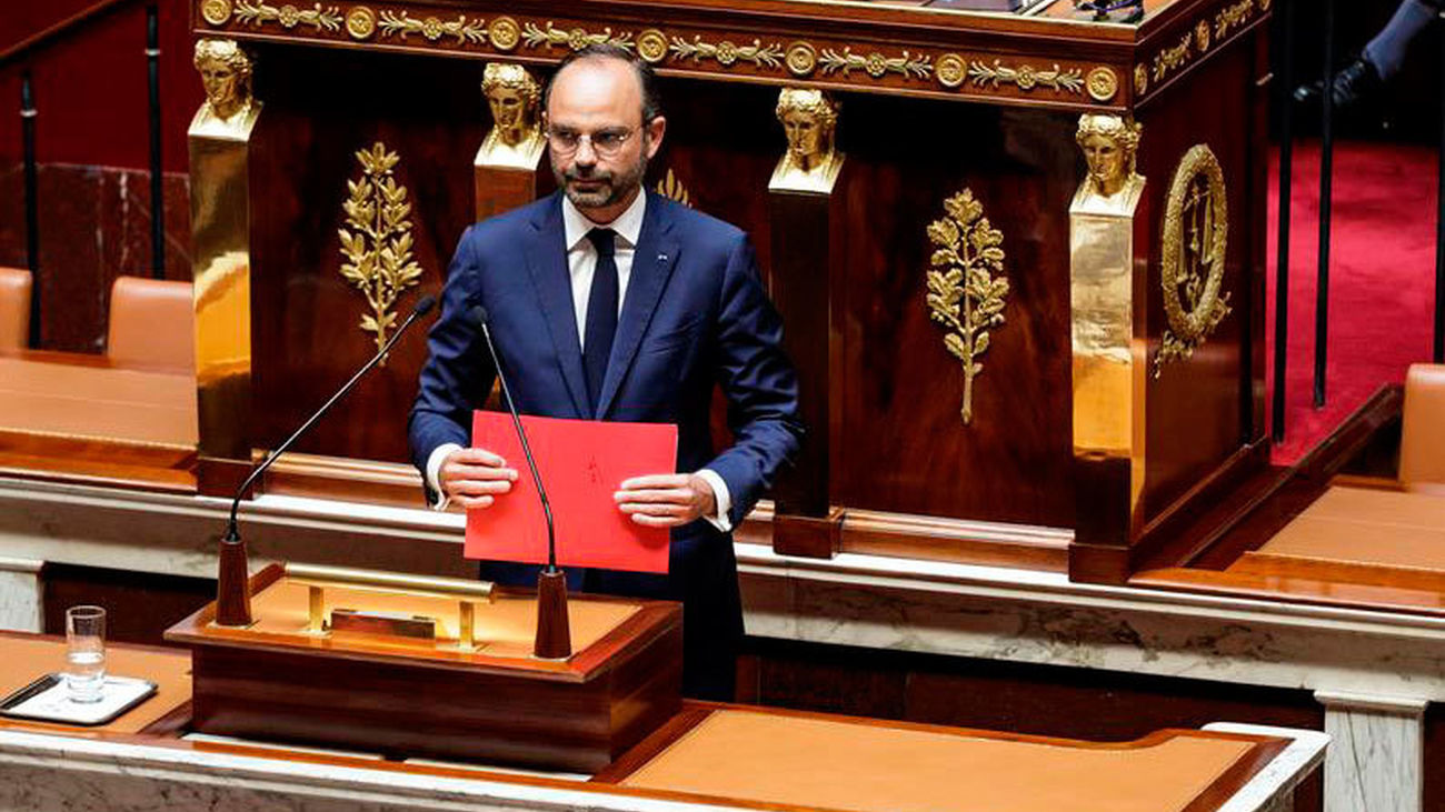 El primer ministro francés, Edouard Philippe durante un debate de dos mociones de censura contra el gobierno francés en la Asam