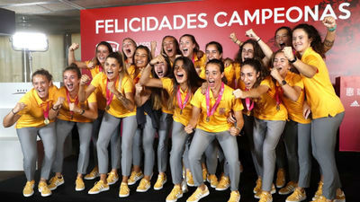 Homenaje a las campeonas de Europa