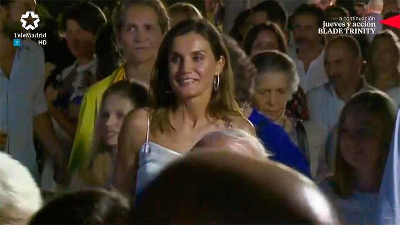 La reina Letizia, look sencillo pero sexy en Mallorca