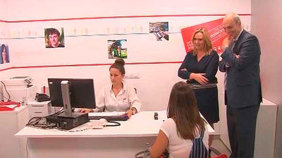 Méndez Álvaro estrena Oficina de Gestión de la tarjeta de Transporte Público