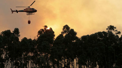 Continúa activo el incendio en El Algarve luso y desalojan una segunda aldea