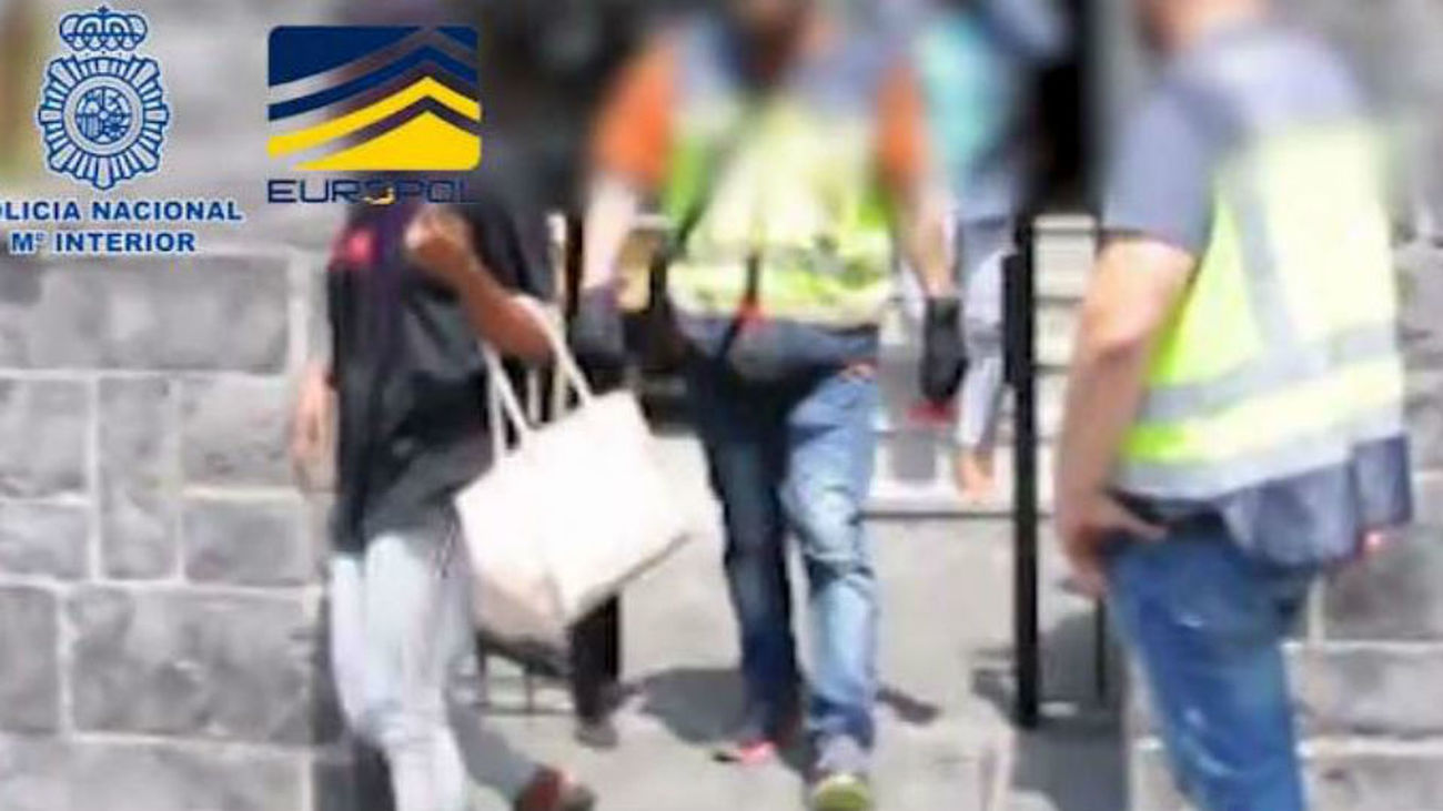 Desmantelada una red de tráfico de personas desde las pateras a Francia