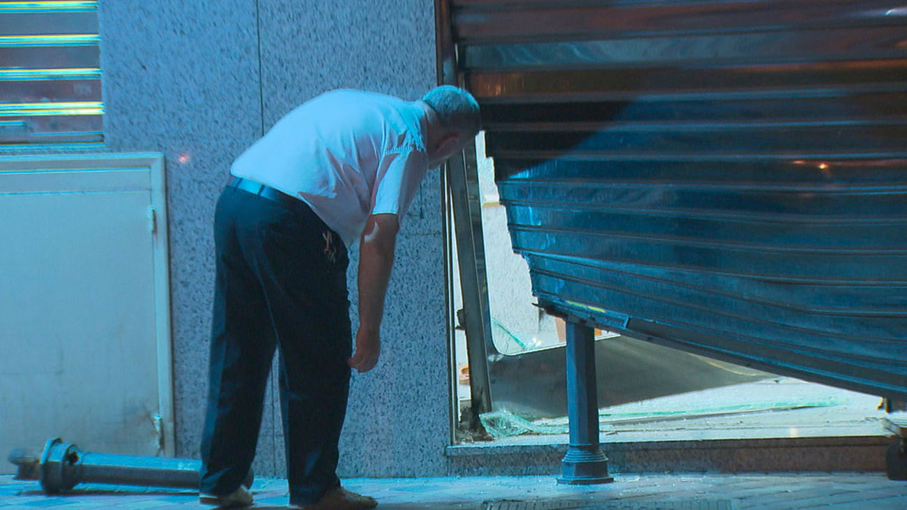 Noche de robos en Madrid: Dos alunizajes, uno con mazas, en tres bares