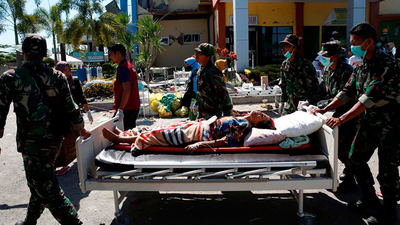 Continúan las tareas de rescate en Indonesia tras el virulento terremoto