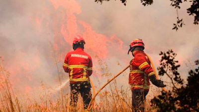 Combatir el fuego en días de calor