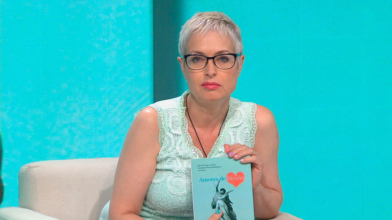 Anna Grau nos recomienda “Amores de ficción, bendita recompensa”