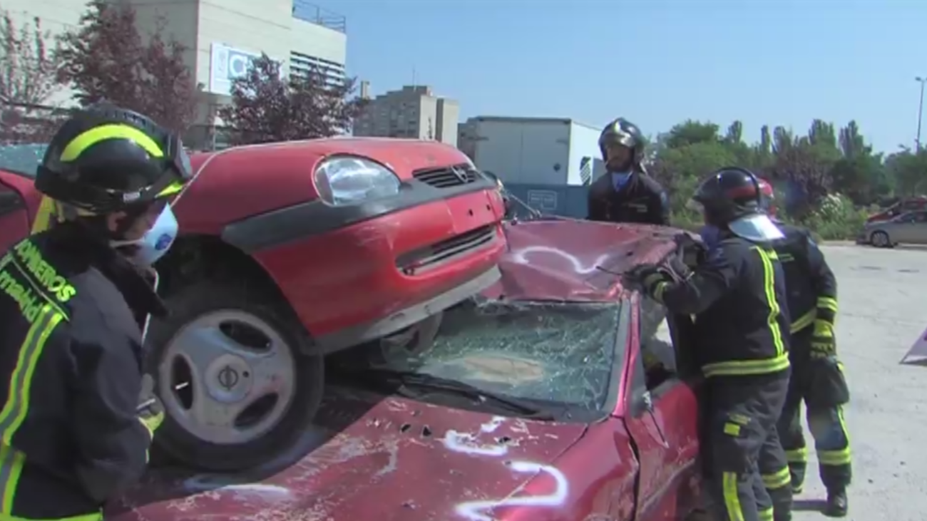 Así se realiza una maniobra de rescate en caso de accidente de tráfico