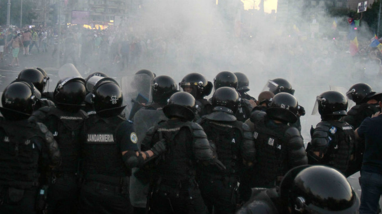 Más de 400 heridos durante una manifestación antigubernamental en Bucarest