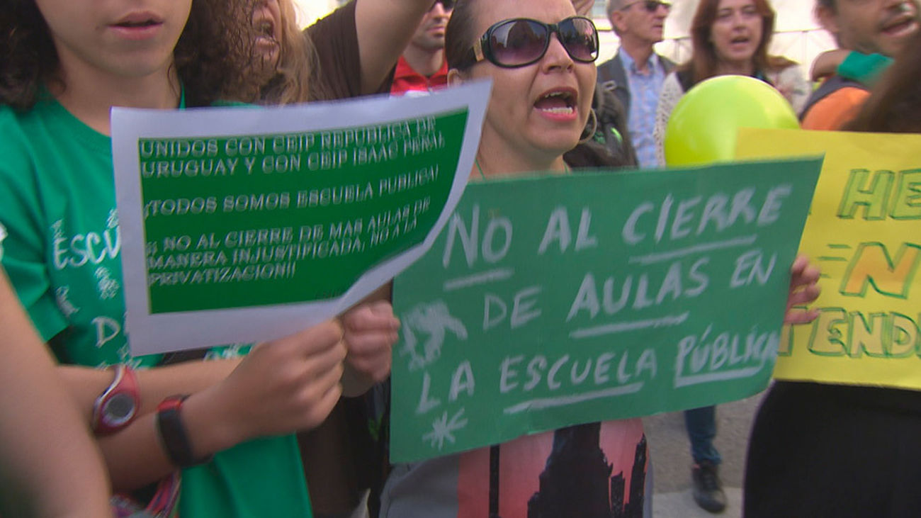 Protestas por el cierre de aulas CEIP Uruguay