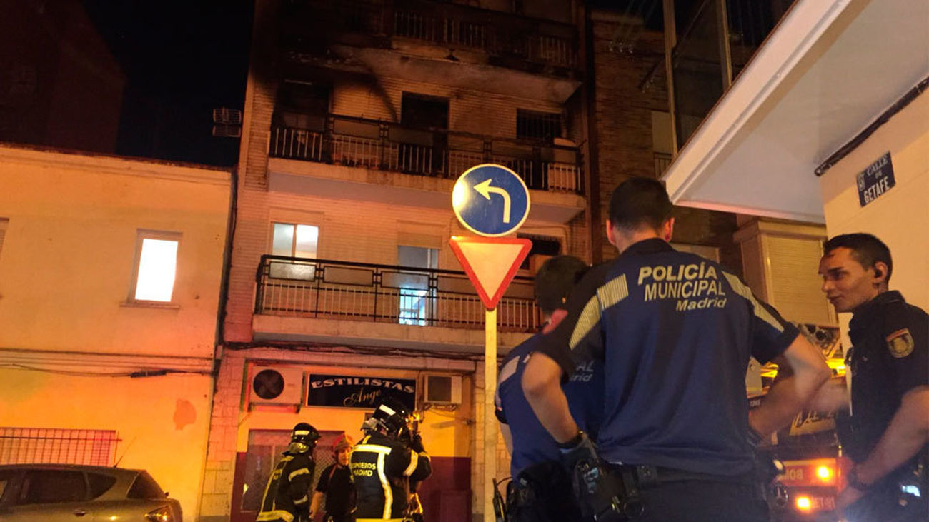 Un hombre que se quemó a lo bonzo causó el incendio en un piso de Madrid