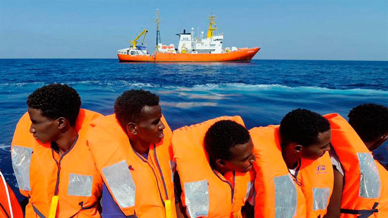 España acogerá a 60 inmigrantes del Aquarius tras un acuerdo de seis países europeos