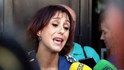 Juana Rivas entrega a sus hijos a su expareja en Italia