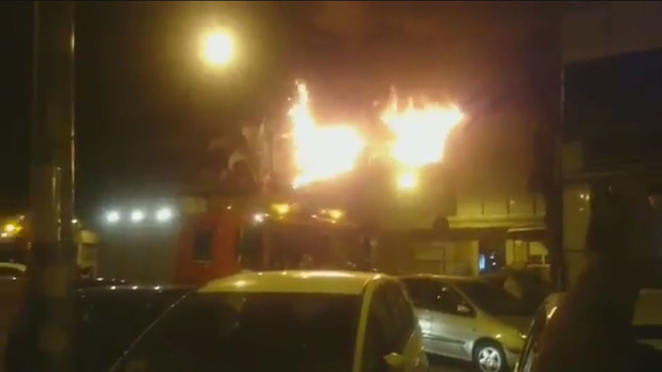 Varias familias quedan en la calle tras un incendio en el barrio Zarzaquemada