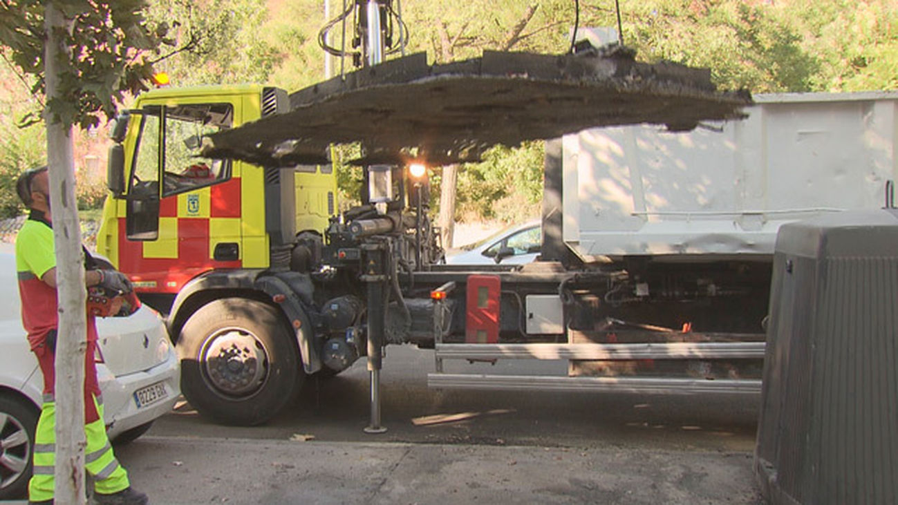Quema de contenedores en el barrio de Palomeras