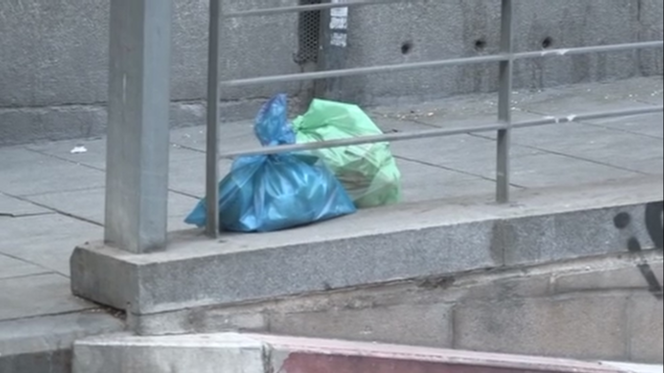 Denuncian suciedad, restos de orín y malos olores en Leganés