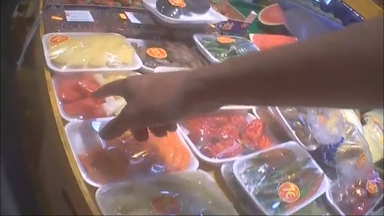 Ojo con la fruta que se vende cortada y envasada