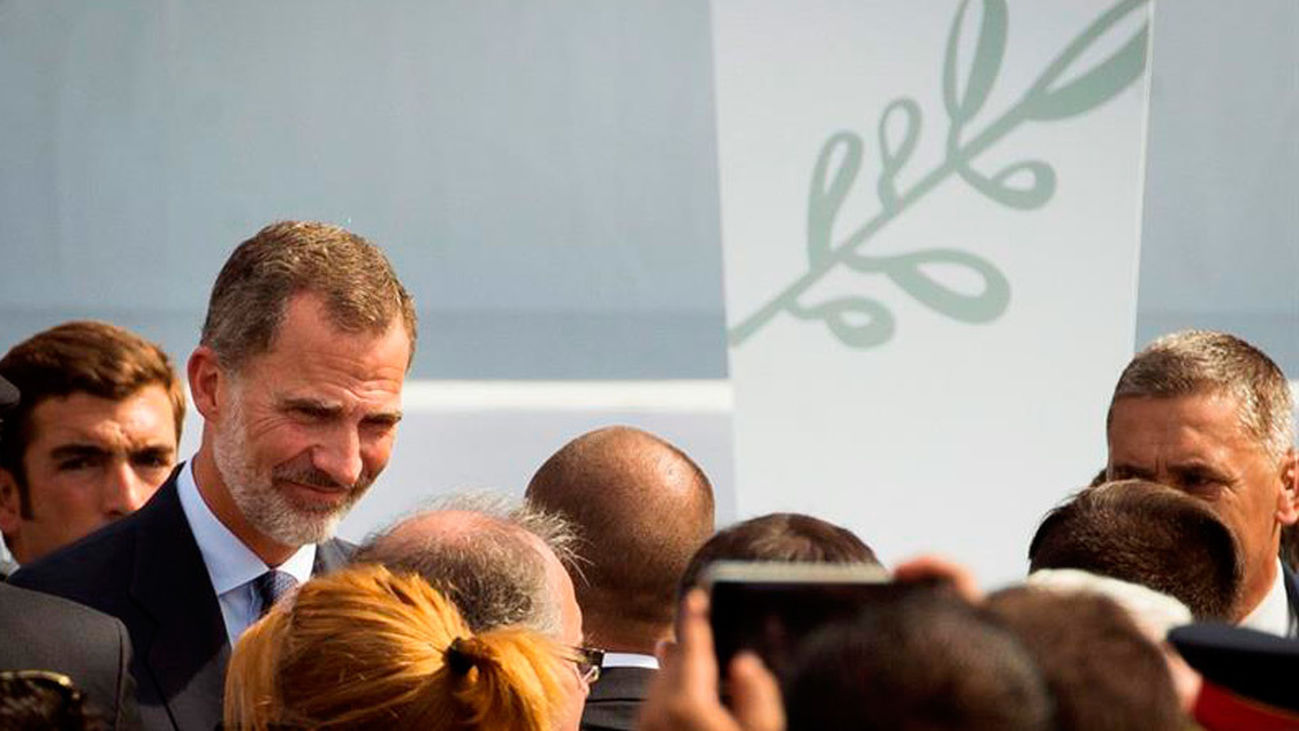 El Rey, protagonista involuntario del homenaje a las víctimas del 17A