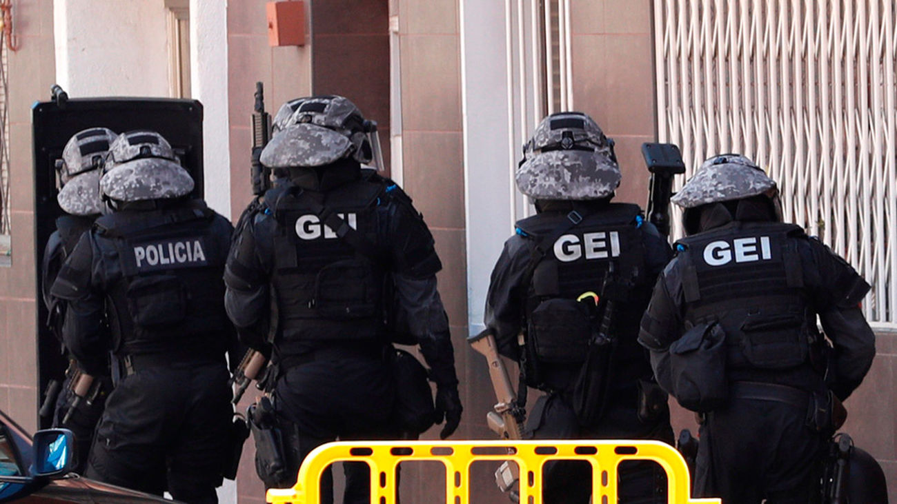 Agentes de los Grupos Especiales de Intervención (GEI) de los Mossos d'Esquadra