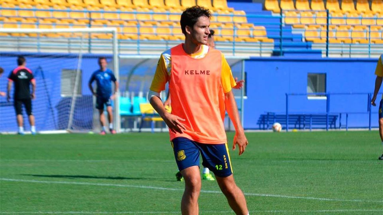 Elgezábal vuelve al Alcorcón: "Será complicado ante el Sporting, pero jugamos en casa"