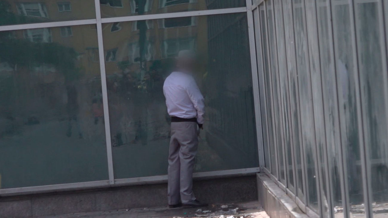 Más de 250 multas se ponen cada mes en Madrid por orinar en la calle