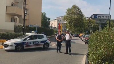 Dos muertos por un ataque con cuchillo en una ciudad cerca de París