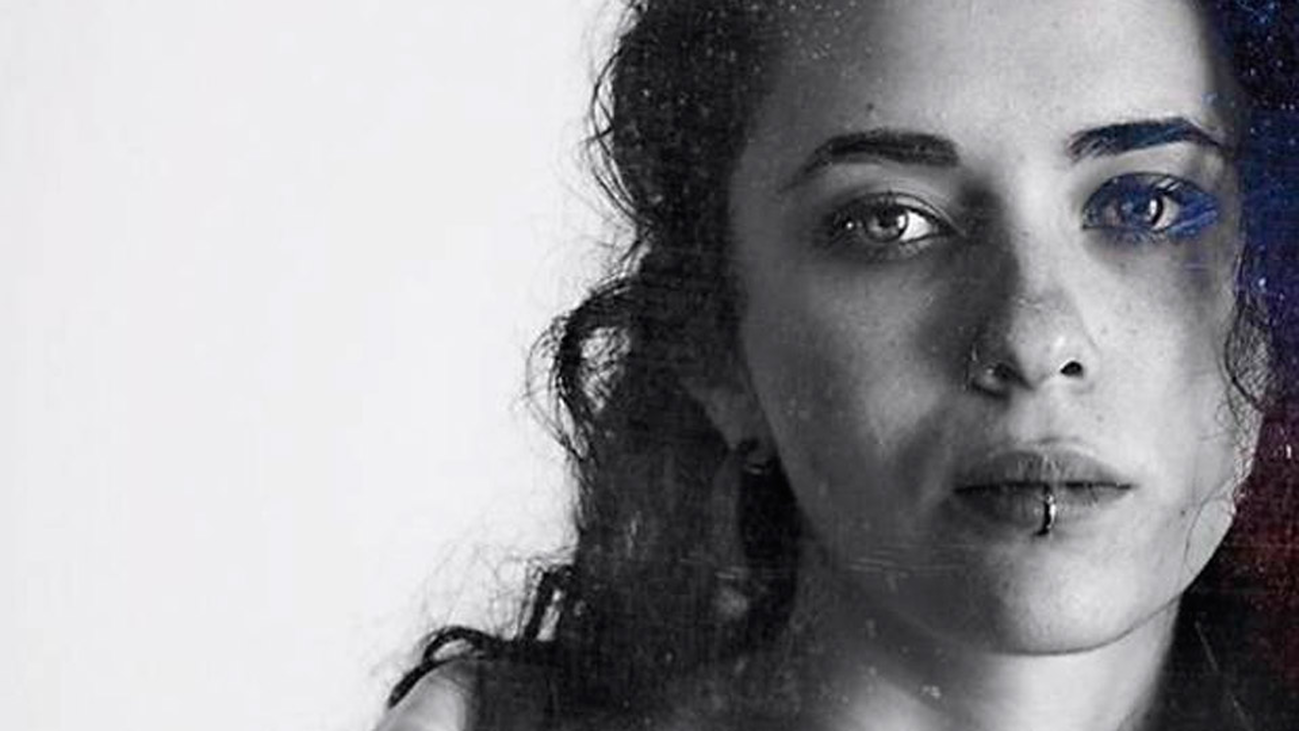 Alice Wonder presenta su primer disco