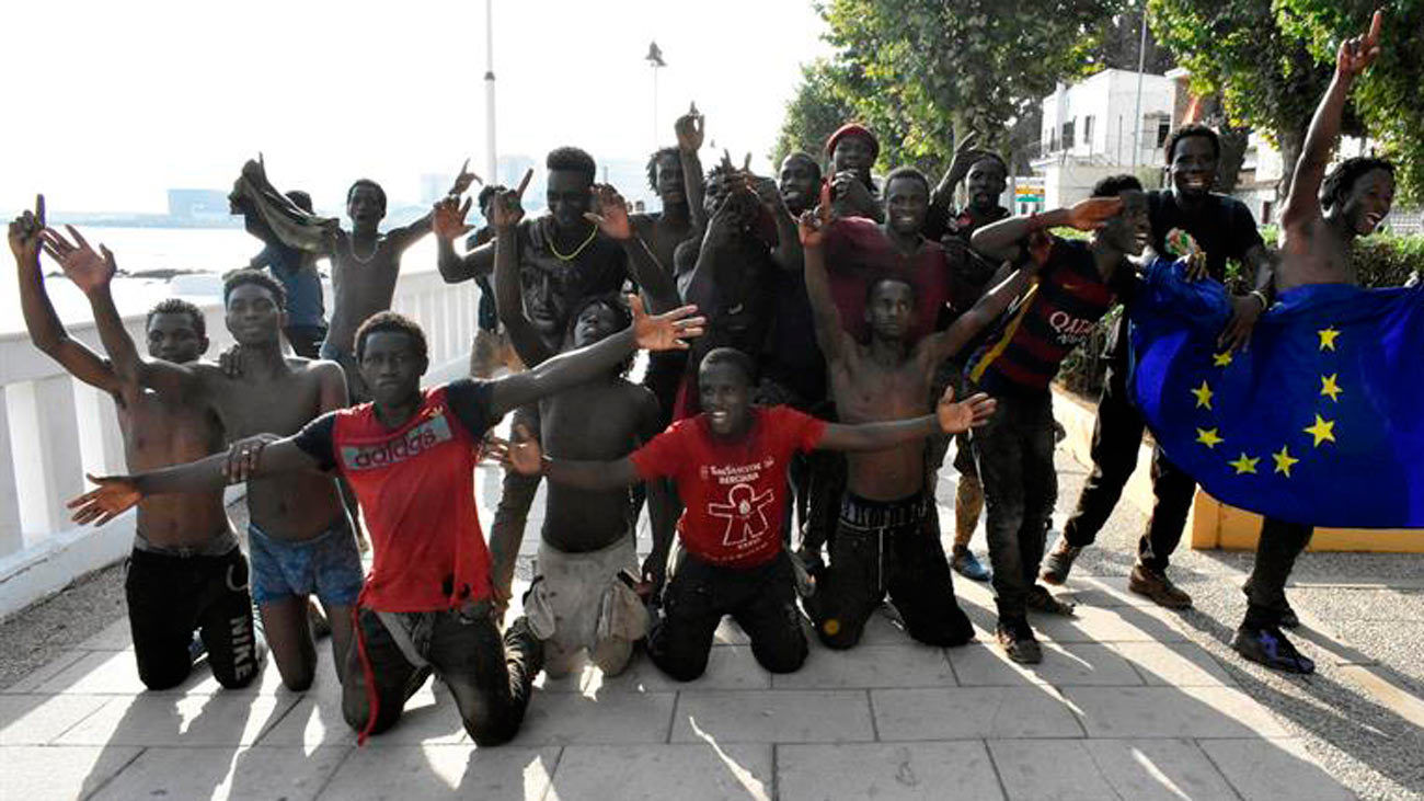 Devueltos a Marruecos  los 117 migrantes que saltaron la valla de Ceuta