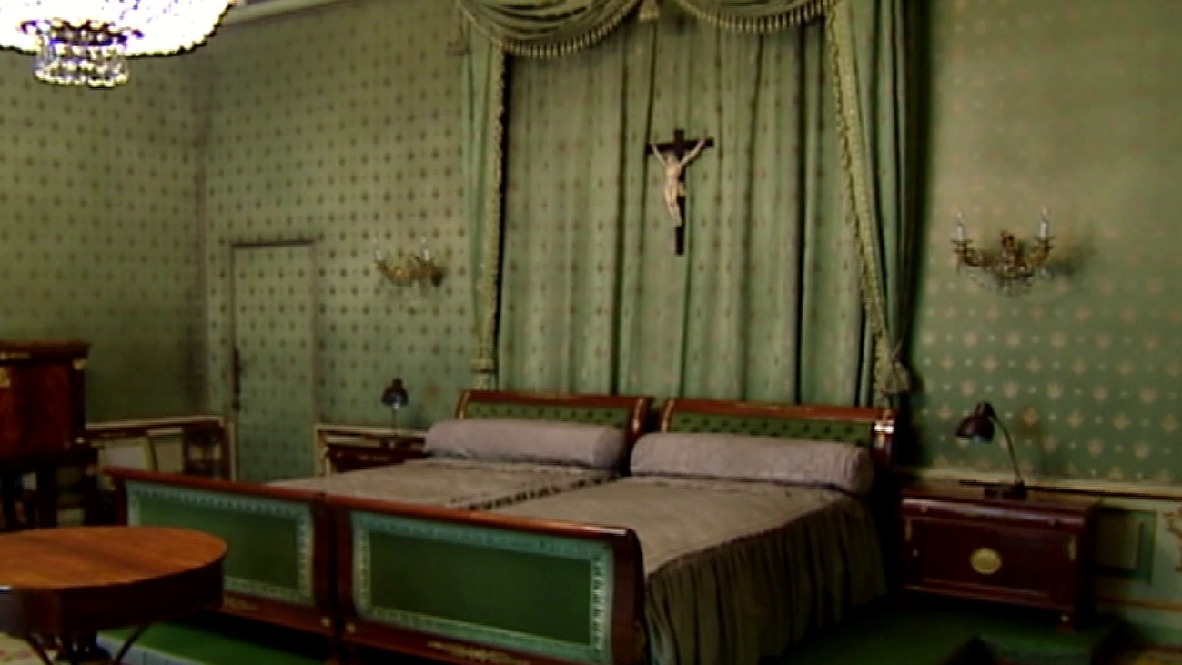 La visita a las estancias privadas de Franco, a debate