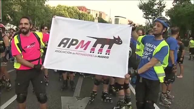 El paseo de la Castellana se convierte en una pista de patinaje