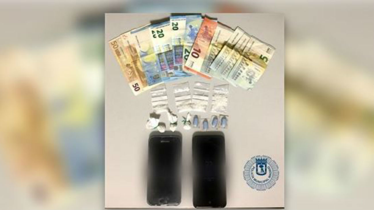 Detenido un hombre de 45 años en Ciudad Lineal por llevar cocaína y MDMA preparadas para su venta