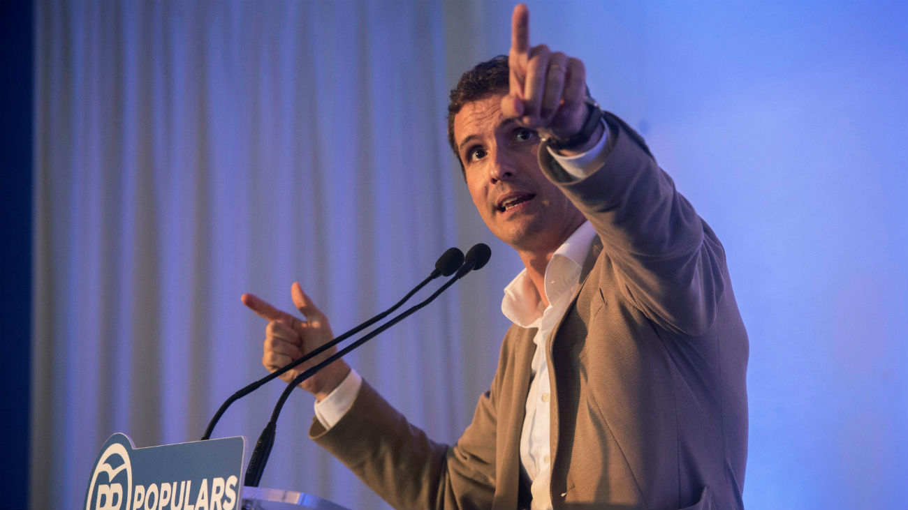 Casado urge a Delgado a responder en el Congreso por el "desamparo" a Llarena