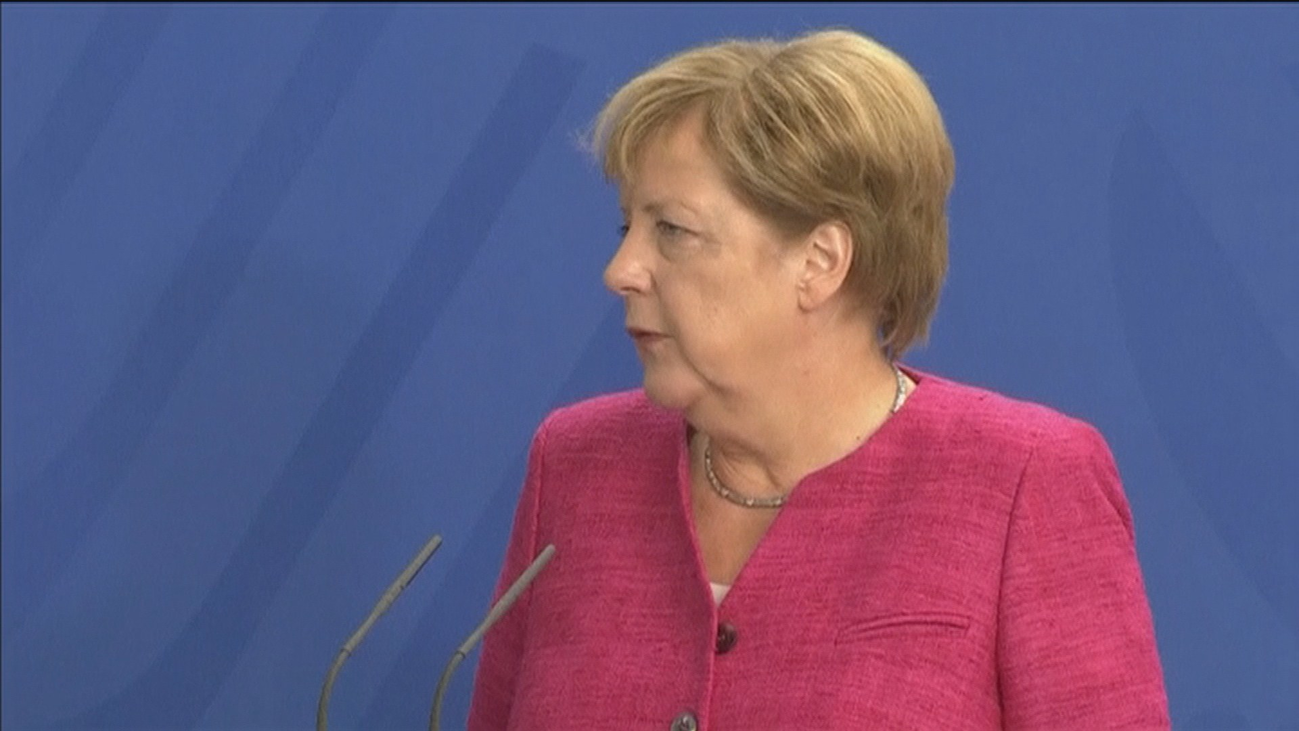 Merkel: El acoso xenófobo "no tiene cabida" en Alemania