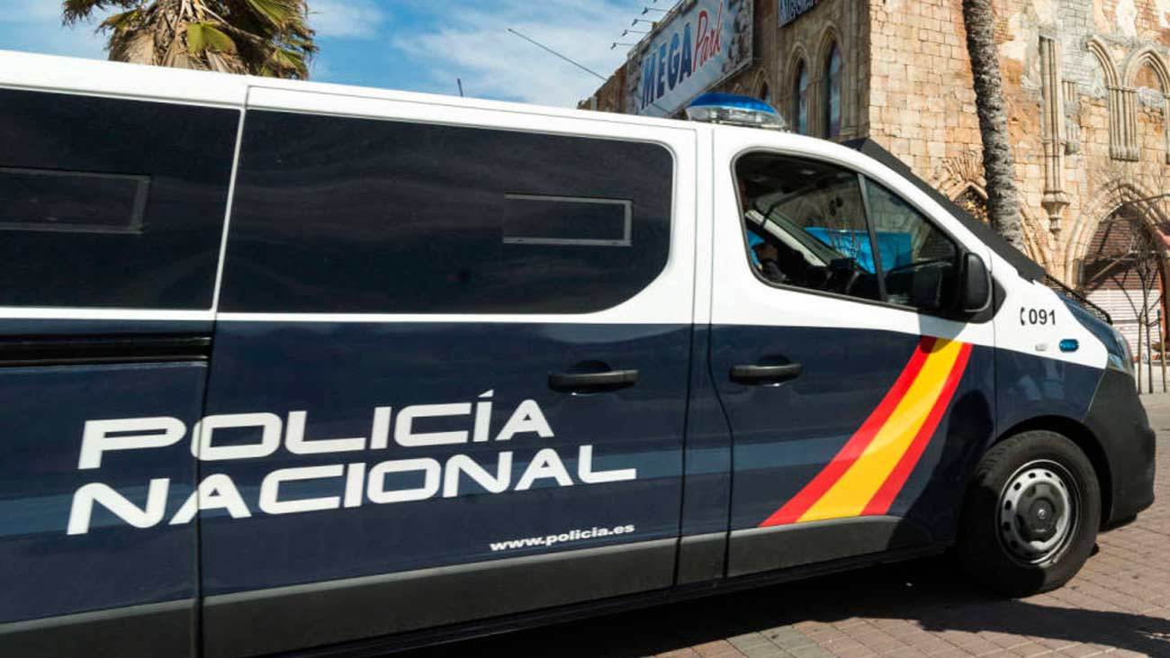 Imagen de archivo de un furgón de la Policía Nacional. EFE