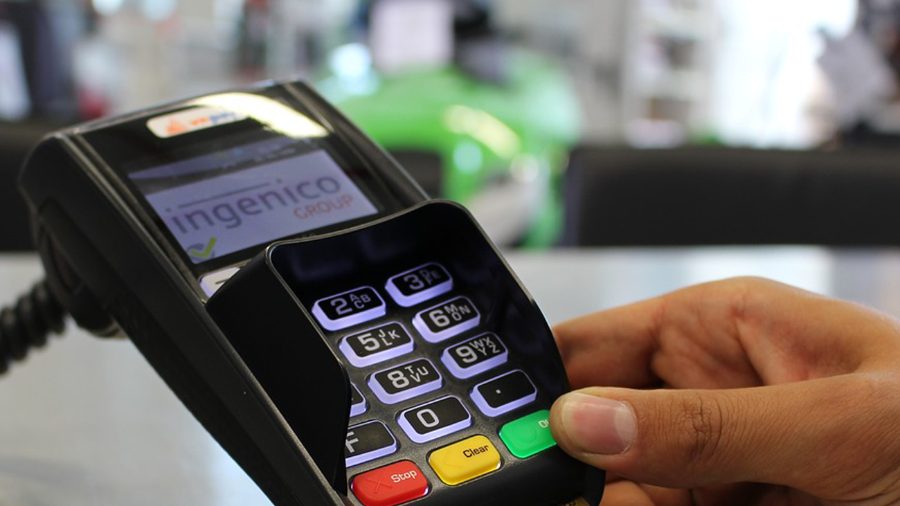 Los pequeños comercios pierden más de 500 millones al año en comisiones bancarias