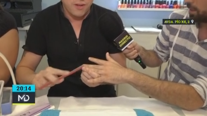 Asistimos a una sesión de manicura para hombres