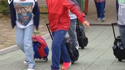 Un juez decreta el alejamiento a un padre respecto del profesor de sus hijas