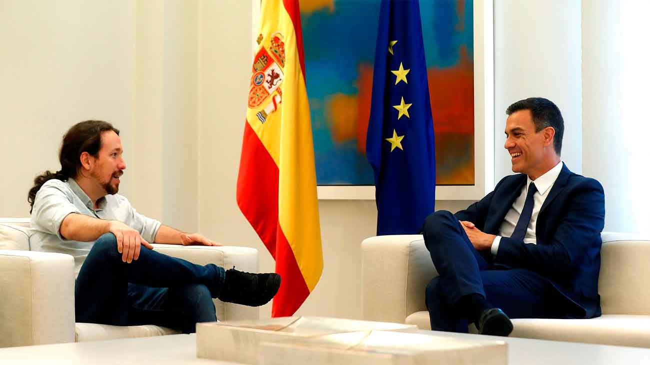 Iglesias acuerda con Sánchez bajar impuestos a los autónomos y el IVA de primera necesidad