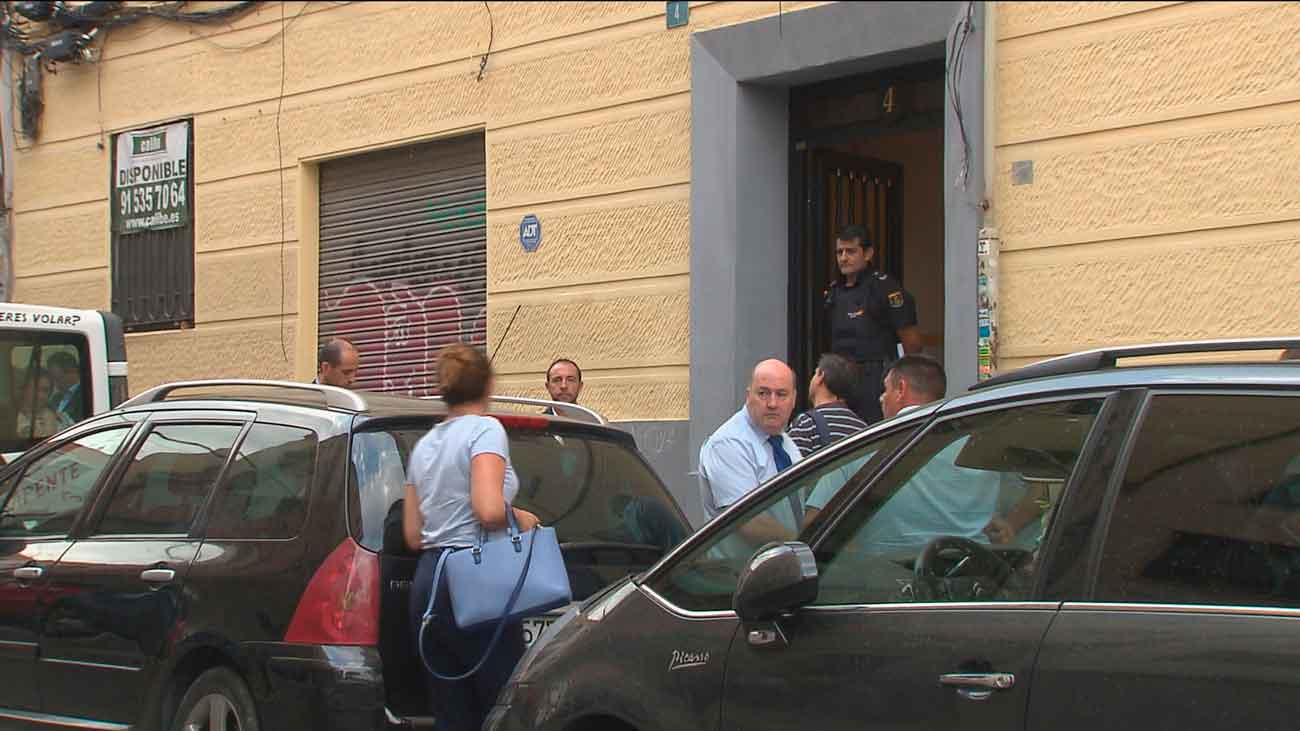 Un repartidor muere al caer por la escalera desde un cuarto piso en Madrid