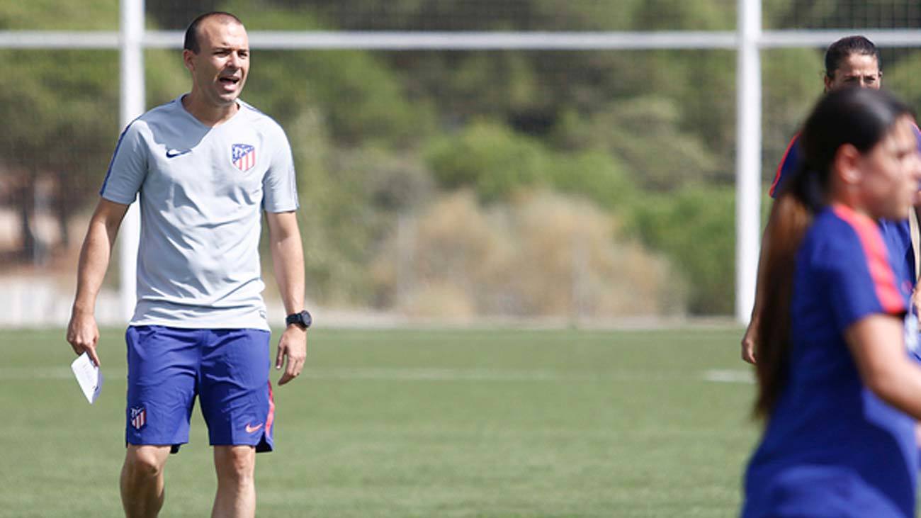 El técnico del Atlético Femenino, José Luis Sánchez Vera
