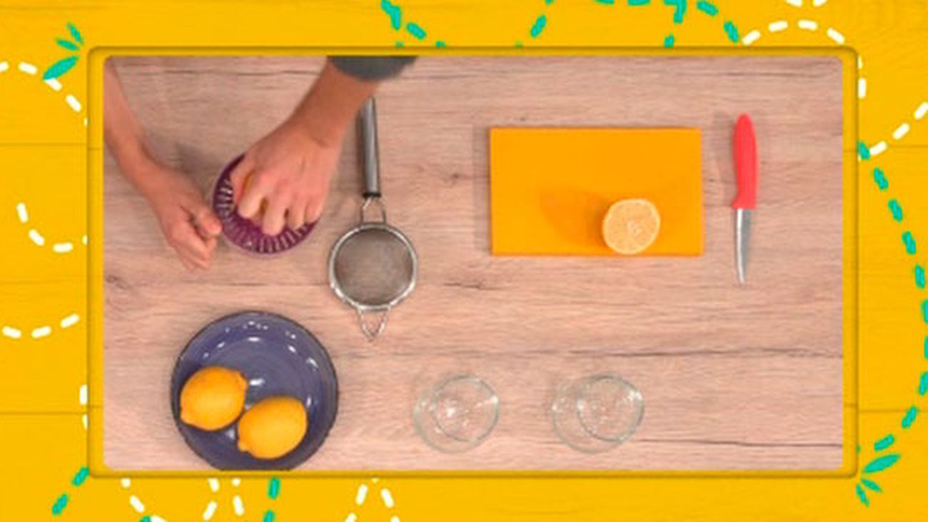 Aprende a exprimir un limón